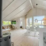 Bright House With Sea View And A Hot Tub On Als Nyaraló *