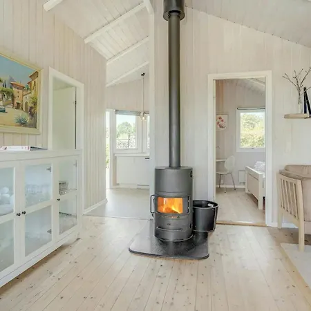 Feriehus Bright House With Sea View And A Hot Tub On Als Sarup