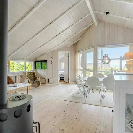 Bright House With Sea View And A Hot Tub On Als Hébergement de vacances *