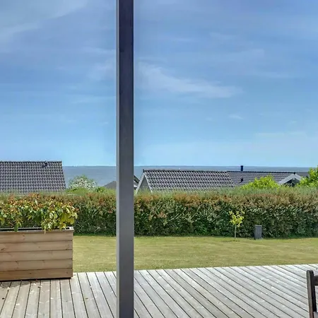 Hébergement de vacances Bright House With Sea View And A Hot Tub On Als Sarup