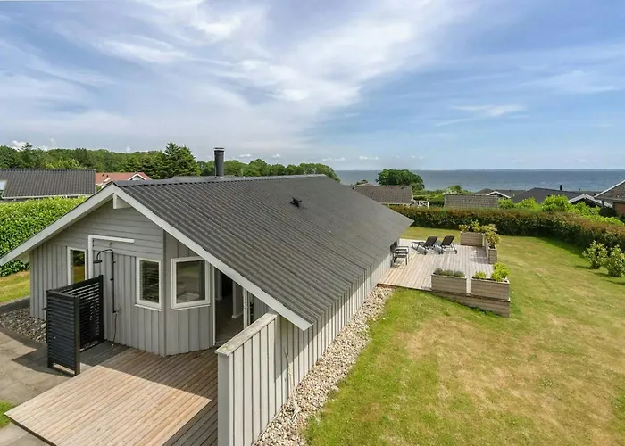 Bright House With Sea View And A Hot Tub On Als 度假居 Sarup